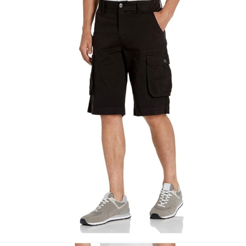 True Religion cargo shorts 32 new without tags